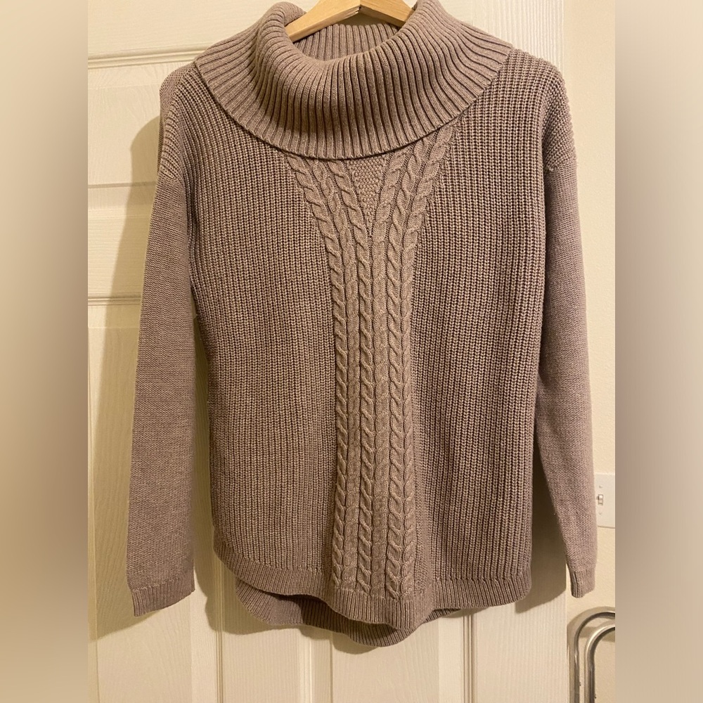 Banana republic cable knit sweater